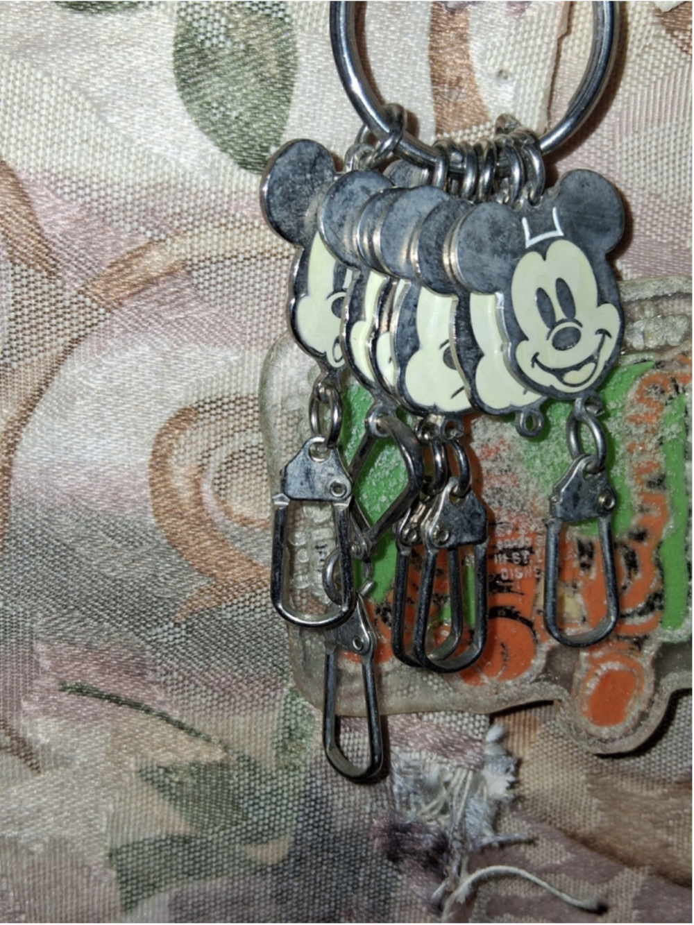 6 Vintage Disney Mickey Mouse 80s & 1 Tigger Keychain Collectible Character Lot